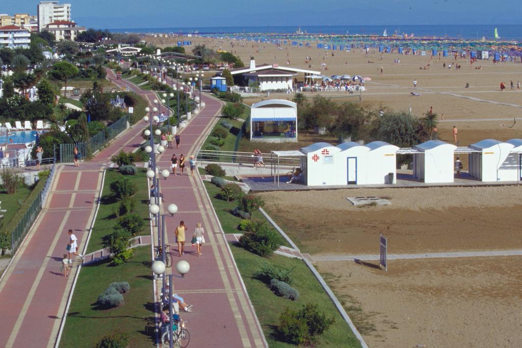 Hotel Golf ***S Бібіоне Екстер'єр фото